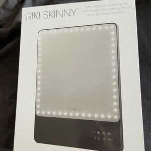 Riki Loves Riki Skinny Mirror Brand New in Box!!